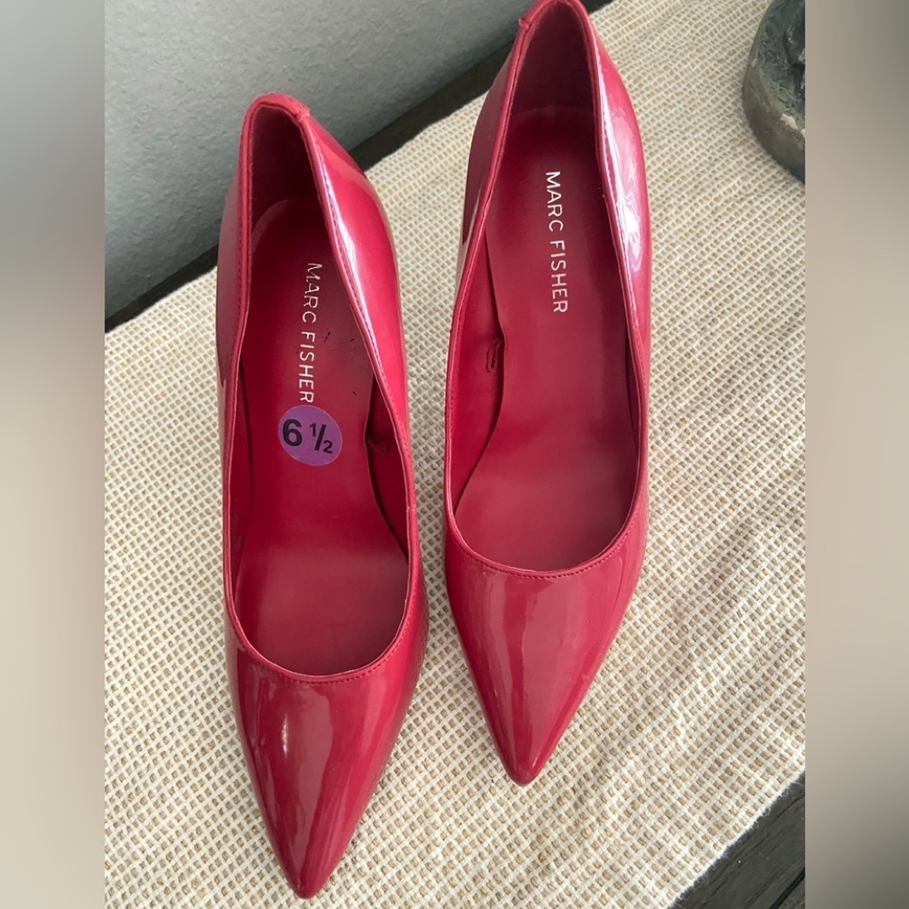 Marc Fisher stiletto shoes